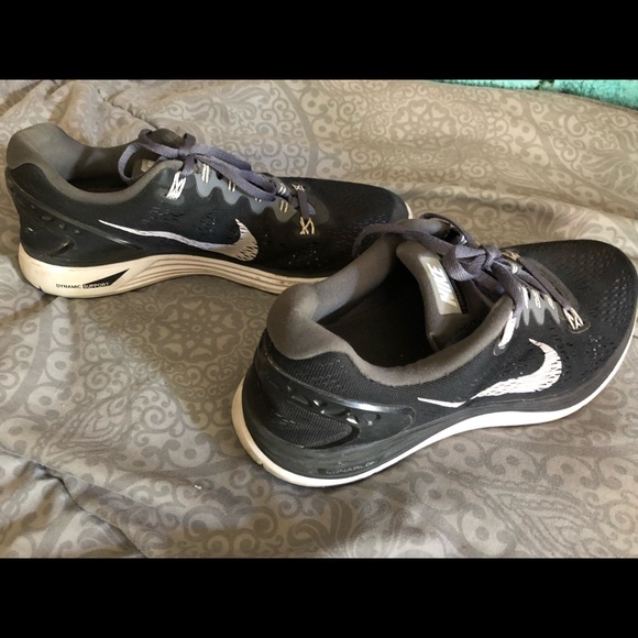 Nike Shoes - 🔴 5 for 25 Nike shoes size US 8.5, UK 6